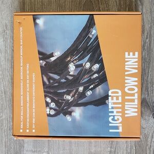 Lighted Willow Vine NWT